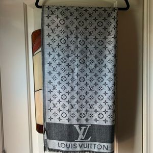 Louis Vuitton Scarf/Shawl